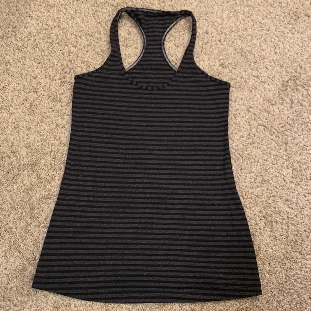Lululemon tank size 6